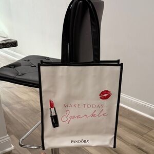 Pandora White Tote with Black Trim and Red Lip Graphic